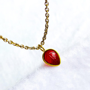 Feuille de grenat rouge naturel sculpté pendentif en argent Sterling 925 plaqué or à la main pierre précieuse charme bijoux de mode en gros - Product Image 3