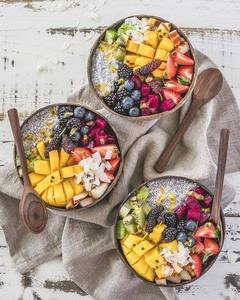 ชุดชามกะลามะพร้าวธรรมชาติทำมือ 6 ใบ สำหรับงานเลี้ยงอาหารวีแกนออร์แกนิก บรรจุในกล่องอย่างดี - Product Image 4