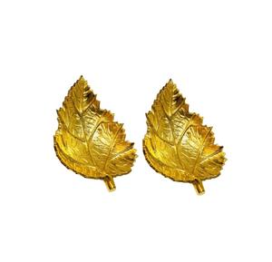 Meilleure vente Plateau à bijoux en métal fait main avec décoration idéal pour le rangement de la table de courtoisie et la décoration intérieure de la maison moderne - Product Image 1