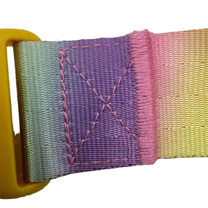 Ceinture de football américain personnalisable et ajustable avec motifs tie-dye arc-en-ciel, drapeaux amovibles et clips jaunes – Accessoire sportif pour uniforme masculin - Product Image 5