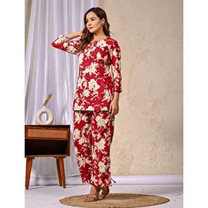 Conjunto de Dos Piezas de Algodón con Estampado de Flores Rojas, Talla XS-XL, Top de Manga Tres Cuartos con Decoración de Botones y Pantalones Cortos - Product Image 5