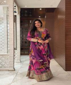 Boutique pour femmes musulmanes Costume de pelouse formel Vêtements islamiques Robe trois pièces cousue pakistanaise pour l'Aïd, la fête de mariage, le Ramadan - Product Image 4