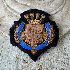 Insignias Bordadas a Mano con Hilo Metálico, Insignia de Bordado con Hilo, Tela de Sarga de Alta Calidad a un Precio Muy Bajo y Diseño Único - Product Image 1