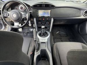 Auto Deportivo de Alto Rendimiento Edición Especial Limitada 860 2023 2024 Usado, Eficiente en Consumo de Combustible, Motor Boxer de 2.0L, Seguridad Moderna, Suministrado desde Japón - Product Image 2