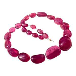 Stock prêt 2025 perles de pierres précieuses rouge rubis Tumble Nugget brin lâche pour la fabrication de bijoux directement du fournisseur indien - Product Image 1