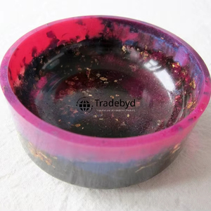 Tazón de resina hecho a mano con acabado de lujo ideal para espacios de vida elegantes y servicio Tradebyd - Product Image 1