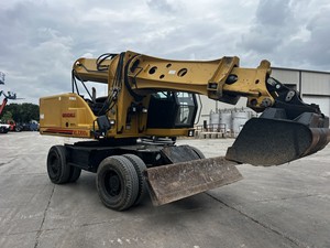 Excavadora X-L 3300 III 2013 Mejor Valorada, CAB 4.X.4, Maquinaria de Construcción de Uso Pesado - Product Image 2