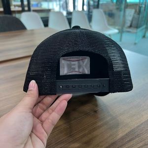 <b>Black</b> 6-Panel <b>Baseball</b> <b>Cap</b> With Embroidered Logo Front Panel Unisex Casual Adjustable Fit Cotton Yarn Material Trucker Hat - Product Image 5