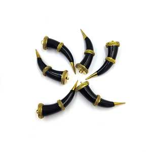 Colgante de cuerno de búfalo pulido con cadena de hoja de lujo, collar de suéter de perla de imitación clásica, accesorio para ocasiones de boda - Product Image 5