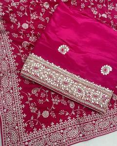 Costumes indiens en soie brodés à la main non cousus de designer moderne pour la fête Style traditionnel avant-gardiste - Product Image 1