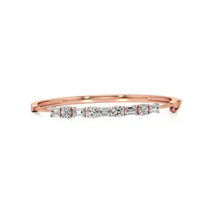 กำไลข้อมือเพชรทรงรีประดับเพชรหลายเม็ดแบบหรูหรา - Product Image 1