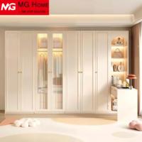 Armoire blanche moderne, placard personnalisé, intérieur en bois, meubles de chambre à coucher intégrés, porte à charnières, armoire avec accessoires