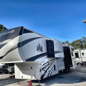 ผู้จัดจำหน่ายรถพ่วงมือสองปี 2021 ยี่ห้อ Red wood รุ่น CROSS ROADS 4001 LK Fifth Wheel - Product Image 1