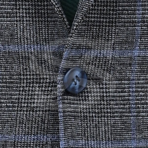 Manteau habillé pour homme au meilleur prix, conçu avec un tissu doux offrant confort et un look moderne élégant pour une utilisation quotidienne. - Product Image 3