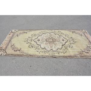 Alfombra turca vintage de 4x8 pies, beige, marrón, área grande, patrón rectangular, retales de lana, piel sintética de conejo, respaldo de látex, pila de felpa - Product Image 3