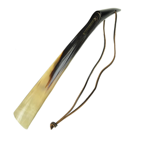 Chausse-pied en corne véritable fait à la main pour chaussures en cuir finition lisse accessoire de luxe exclusif pour hommes et femmes corne véritable de qualité supérieure - Product Image 1