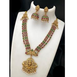 Conjunto de joyería Temple de calidad superior con gargantilla de múltiples capas Lakshmi Kundan para joyería nupcial y de boda para mujer - Product Image 1