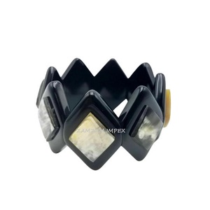 Brazalete Artesanal de Cuerno de Búfalo Natural en Forma de Rombo, Elástico, Ecológico, Estilo Tribal para Hombres y Mujeres - Product Image 1