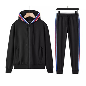 Ropa de entrenamiento y jogging transpirable de alta calidad para hombre, chándal con logotipo personalizado para hombre, conjuntos de chándal de gimnasio para hombre - Product Image 1