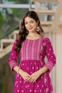 Elegante Conjunto de Kurta de Algodón con Estampado Ikat Amarillo Mostaza para Mujer, con Pantalones, Ropa Casual Étnica Tradicional de Estilo Indio - Product Image 3