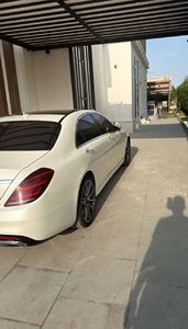 รถยนต์เมอร์เซเดส-เบนซ์ S560 ปี 2020 รุ่นมาตรฐาน เครื่องยนต์ 8 สูบ 8.5 ลิตร เชื้อเพลิงดีเซล ยูโร 6 แรงม้า 463 เกียร์อัตโนมัติ พวงมาลัยซ้าย - Product Image 4