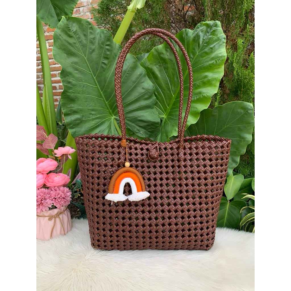 สีน้ำตาล