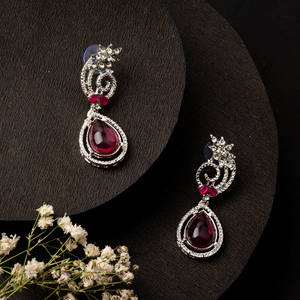 ต่างหูมีสไตล์ขายดีเครื่องประดับอินเทรนด์สำหรับผู้หญิงเหมาะสำหรับใส่ไปงานปาร์ตี้และคลับ - Product Image 1