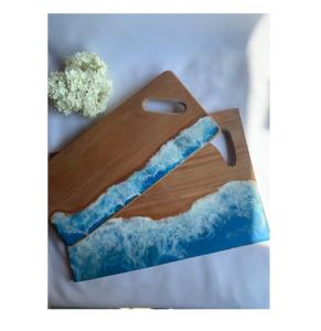 Tabla de cortar de madera natural con diseño de resina verde, tabla de cortar premium hecha a mano, superficie elegante para preparar y servir en la cocina - Product Image 6