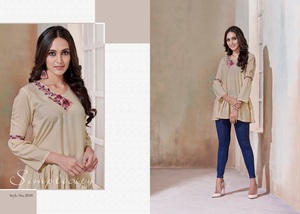 Suministro de fábrica Rayon Western Ladies Top 14KG Heavy Rayon Short Top para damas Use de proveedor indio - Product Image 3