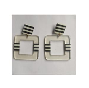 Boucles d'oreilles en résine époxy écologiques pour femmes, style populaire, meilleur prix pour les fêtes, les mariages, les filles, utilisation de boucles d'oreilles en résine époxy - Product Image 5