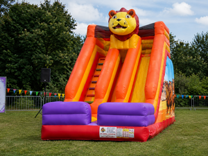 Parque Infantil Inflable Profesional de 7x4x6 m – Tobogán Inflable de PVC – Uso Profesional en Interiores/Exteriores – Cumple con las Normas de la UE - Product Image 2