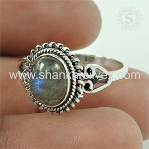 Derniers modèles Labradorite naturelle de forme ovale Bague de mode pour femme Bijoux en argent sterling 925 Fournisseurs Fabricant - Product Image 3