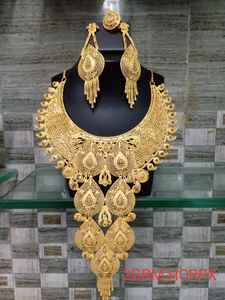 Bonitos collares de imitación hechos a medida en colores que combinan con el gusto africano para niñas y mujeres en un bonito diseño - Product Image 4