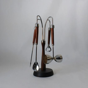 Lujoso juego de artículos de mármol y metal en oro pulido acabado con diseño vintage perfecto para bodas y eventos elegantes - Product Image 5