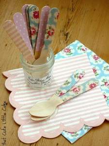 Spatule de cuisine confortable en bois et résine avec support – Ustensiles de cuisine de qualité supérieure - Product Image 3