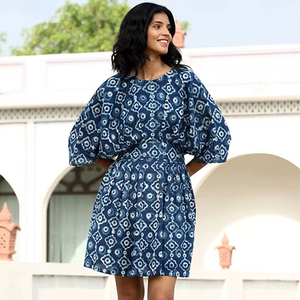 Nuevo nivel de sofisticación para mujer Handblock impreso elegante cintura plisada Algodón puro exquisito motivo niñas vestido índigo - Product Image 1