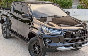 2020 Toyota Hilux Manual Transmission Dark Interior Leather Seats ACC Cruise <b>Control</b> FWD - Product Image 6