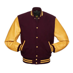 Chaqueta Letterman con Mangas Doradas y Cuerpo Color Granate, Chaqueta Universitaria Personalizada con Mangas de Cuero para Hombre - Product Image 1