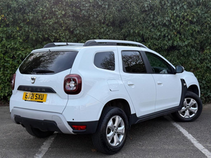 DACIA DUSTER 1.0 TCE COMFORT 2021 d'occasion (conduite à gauche/droite) - Product Image 4