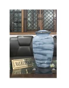 Conception personnalisée Urnes en métal de bonne qualité Fabricant et exportateur d'urnes en métal de forme classique faites à la main Fournisseur en gros - Product Image 1