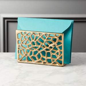 Servilletero y Portapañuelos Rectangular de Metal Dorado Impermeable con Organizador para Uso en Mesa de Hogar u Hotel - Product Image 1