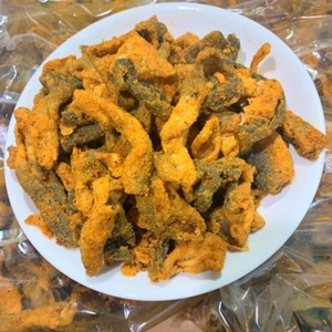 ปลาแซลมอนทอดกรอบกรอบอร่อยผิวไข่เค็มจากเวียดนามขนมเพื่อสุขภาพ