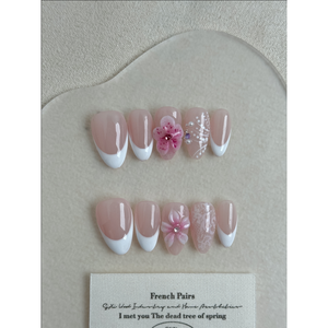 Faux ongles en dentelle rose pâle, design chic avec une touche de rose pour un look féminin - Product Image 2