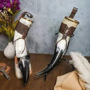 Cuerno Vikingo Artesanal para Beber con Soporte Metálico, Jarra Nórdica para Cerveza o Sidra, para Decoración Medieval y Uso en Bares - Product Image 3