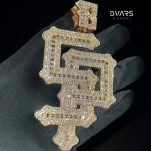 จี้เพชรแบบกำหนดเองทรงตัวอักษรสำหรับผู้ชาย คุณภาพ VVS ทรงเหลี่ยมบริลเลียนท์ สไตล์ฮิปฮอป ผ่านการทดสอบเพชร ชุบทองคำแท้ เงินสเตอร์ลิง - Product Image 5