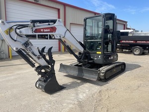 Miniexcavadora E35R2 2022 con Motor Yanmar, Bomba Hidráulica Eaton, Cilindro Hidráulico - Alta Eficiencia, Precio Muy Competitivo - Product Image 2