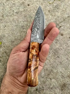 Couteau de chasse Damas personnalisé fait à la main forgé à la main lame en acier Damas gaine en cuir OEM pris en charge nouveau Design couteau de Cowboy - Product Image 4