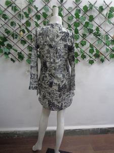 Ensemble de kurta traditionnel indien pour femmes, imprimé floral unique, pour les occasions de mariage et les tenues décontractées, en vente en gros - Product Image 2