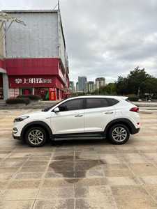 Hyundai Tucson 2017 1.6T GLS, Tracción en Dos Ruedas, Transmisión Automática Inteligente - Product Image 3