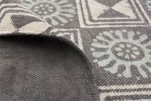 Vente en gros Textiles de maison Tapis brodés Tapis pour le salon et la chambre à coucher pour l'exportateur et le fournisseur dans le monde entier - Product Image 4